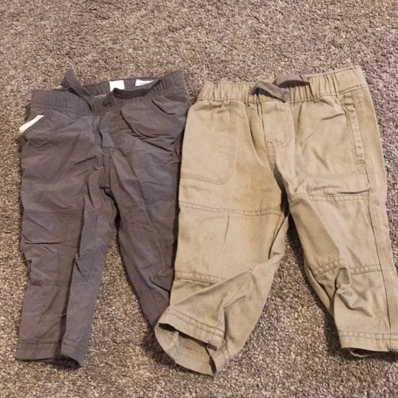 12 month cargo pants. - Picture 1 of 3